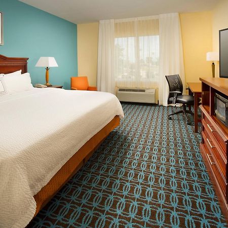 Fairfield Inn & Suites By Marriott Marshall Esterno foto
