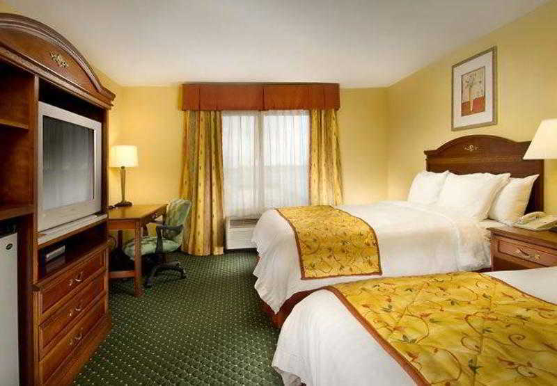 Fairfield Inn & Suites By Marriott Marshall Esterno foto